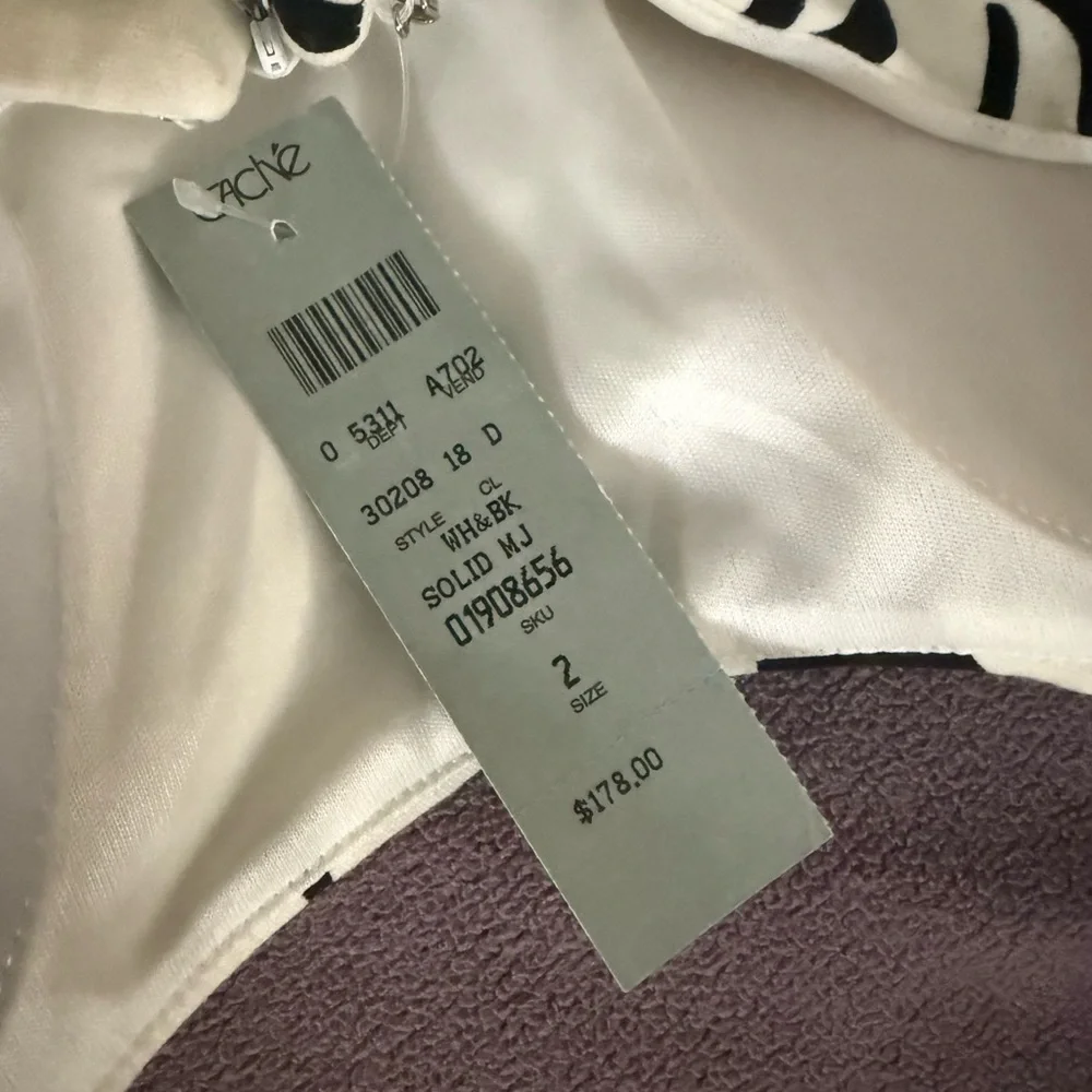 Beautiful Cache Black and White Floral Halter Dress. Size 2. - Picture 3 of 3